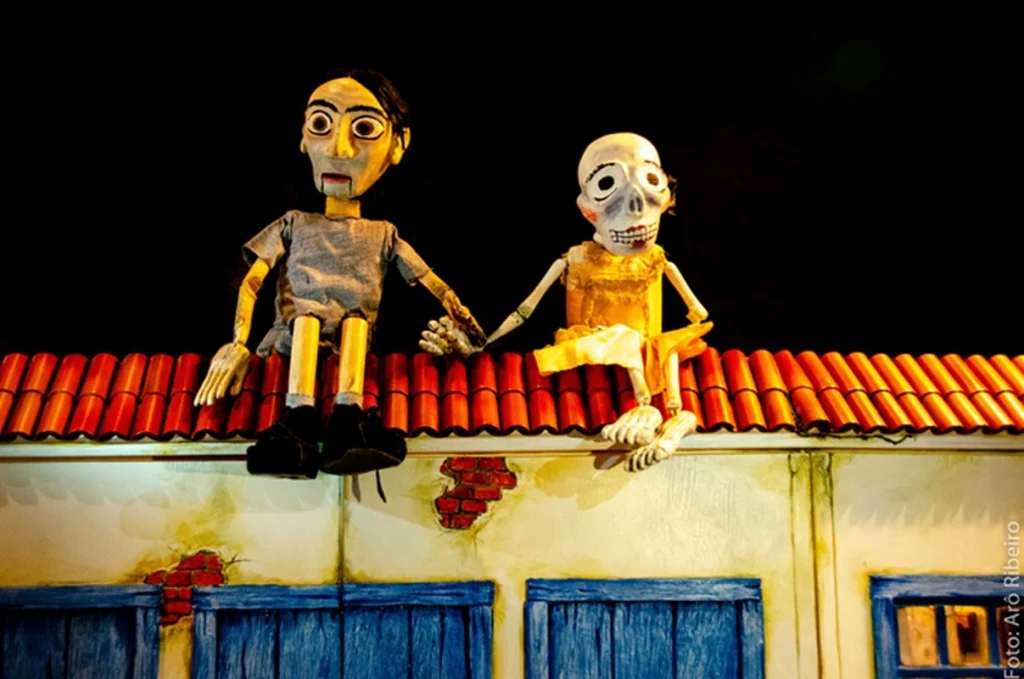 Bonecos ganham alma em espetáculo para públicos cegos