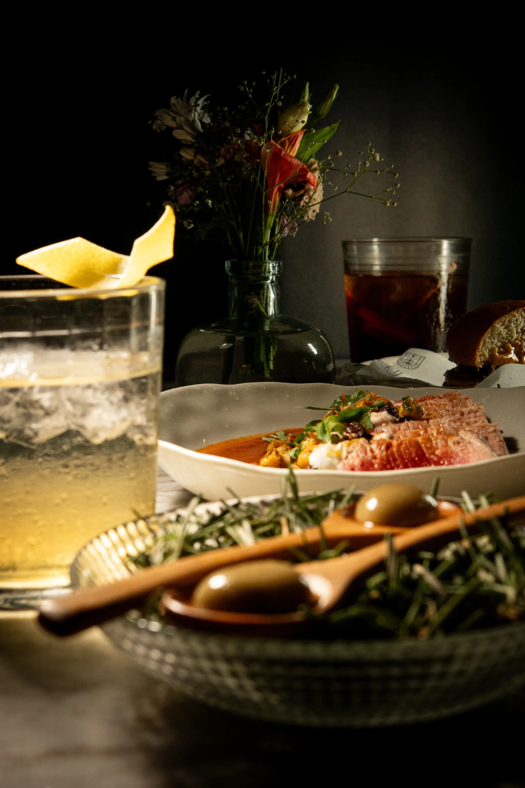 BH adota tradição espanhola: quintas no Parallel ganham ritual de vermute e tapas