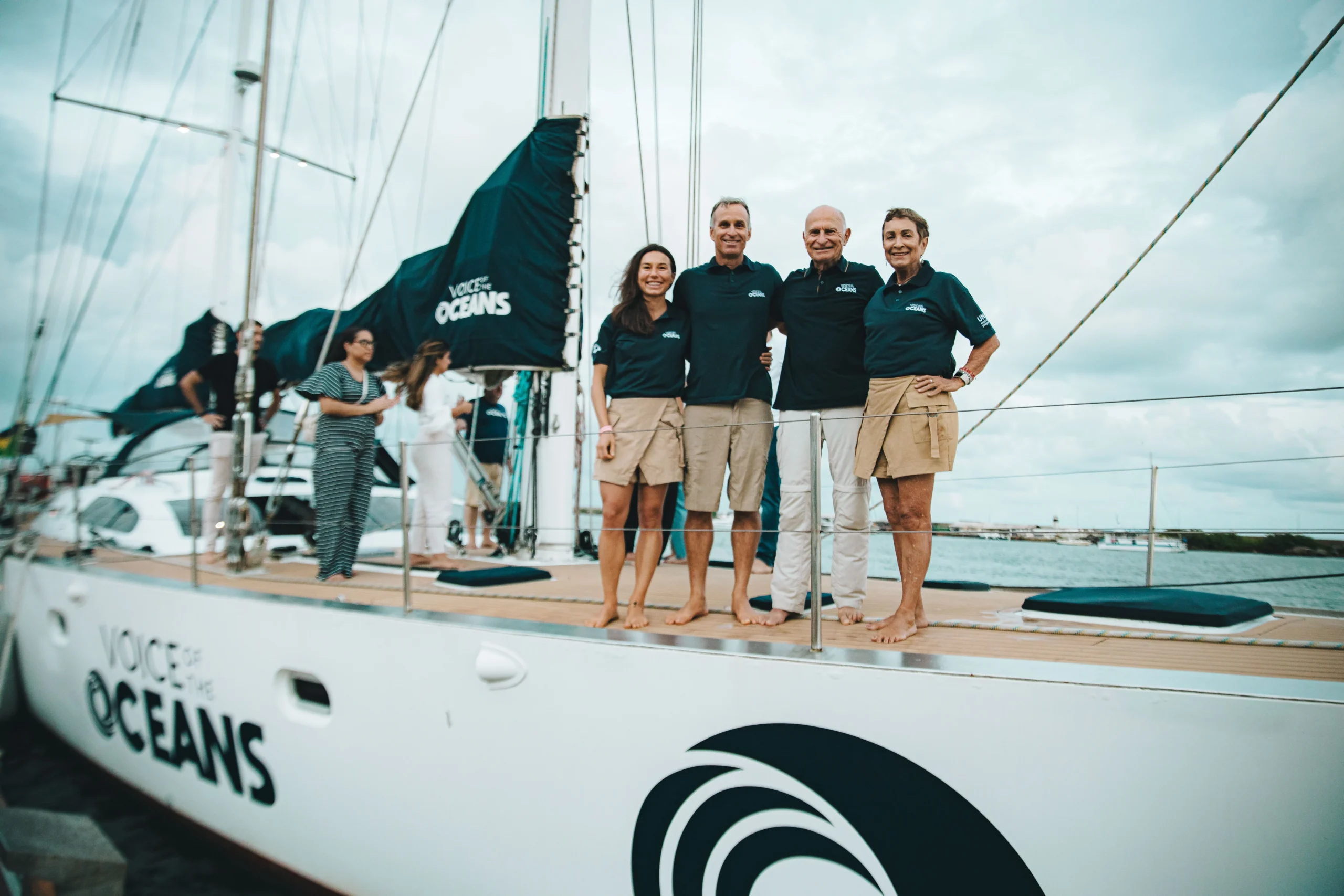 Família Schurmann atraca no Recife com a Voz dos Oceanos