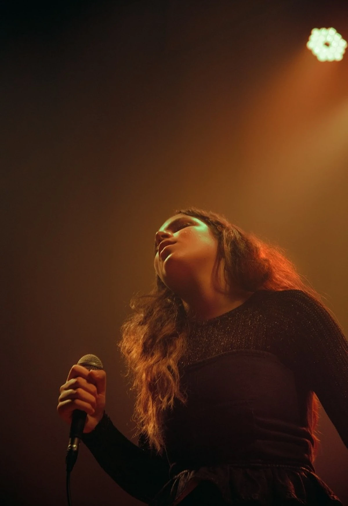 Cacá Magalhães estreia show íntimo no Artsy Club 1 Cacá Magalhães estreia show íntimo no Artsy Club