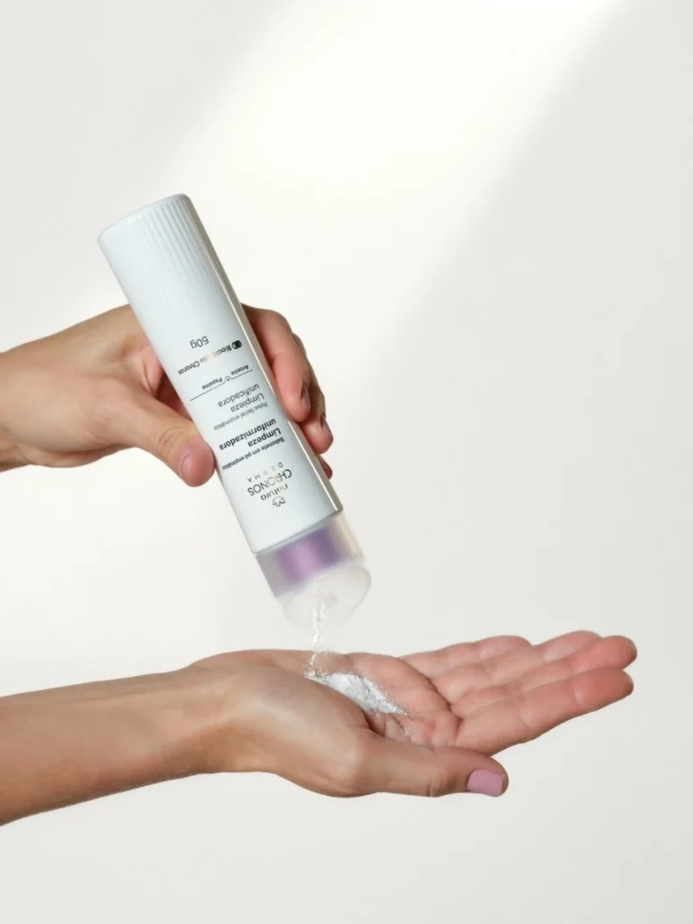 Chronos Derma lança rotina que trata manchas em 3 passos