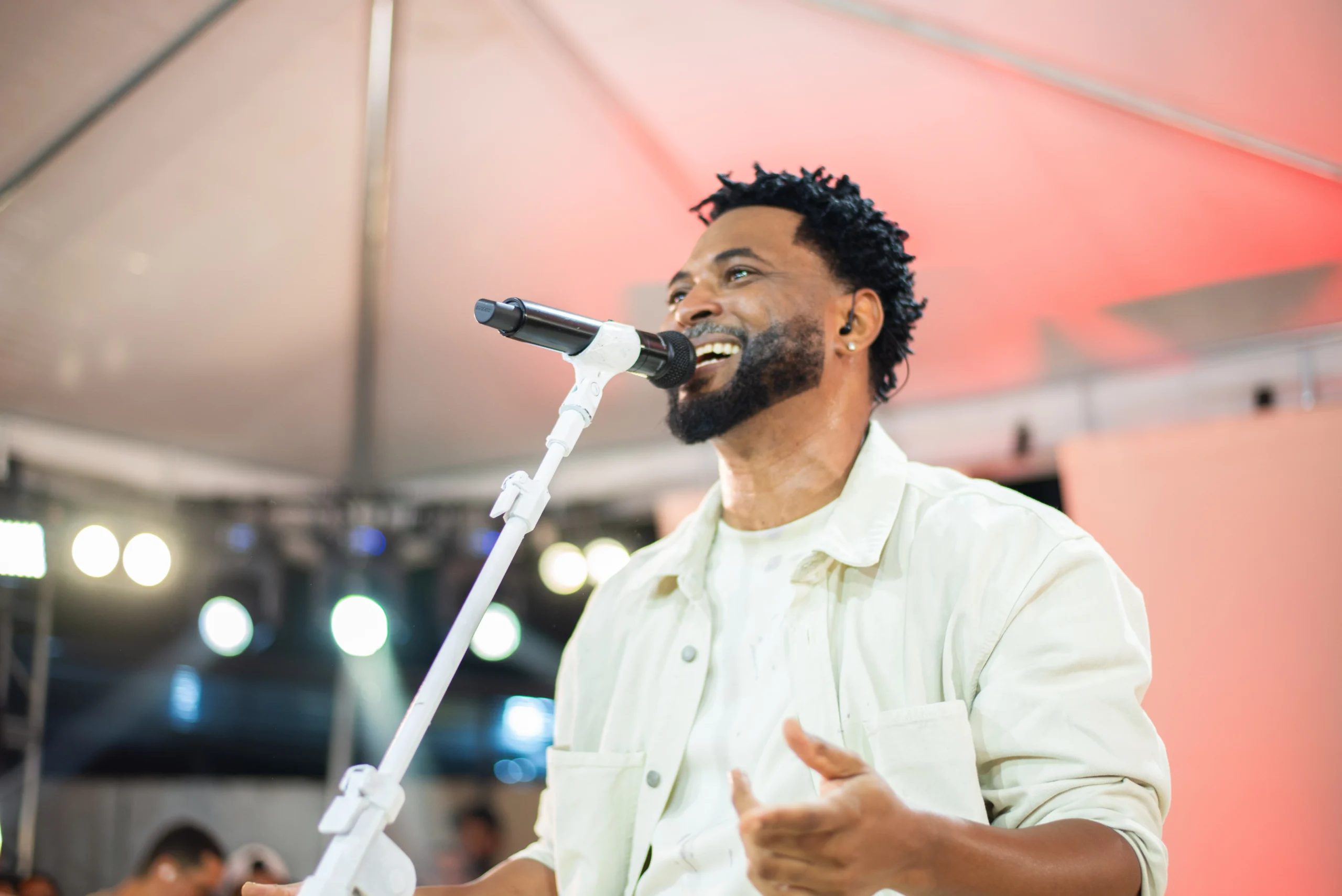 Julio Sereno celebra sus raíces con el EP “Pagode do Julio Sereno”