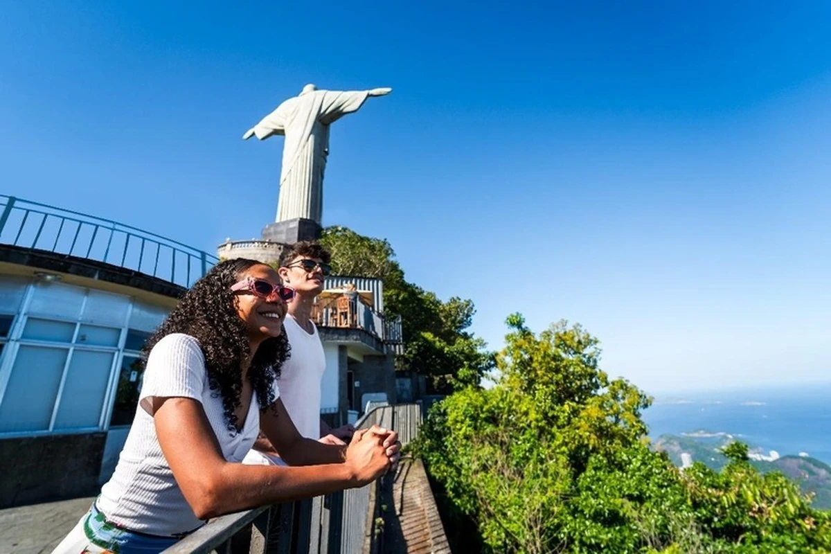 C2Rio lança tours exclusivos para o verão 2026 no Rio