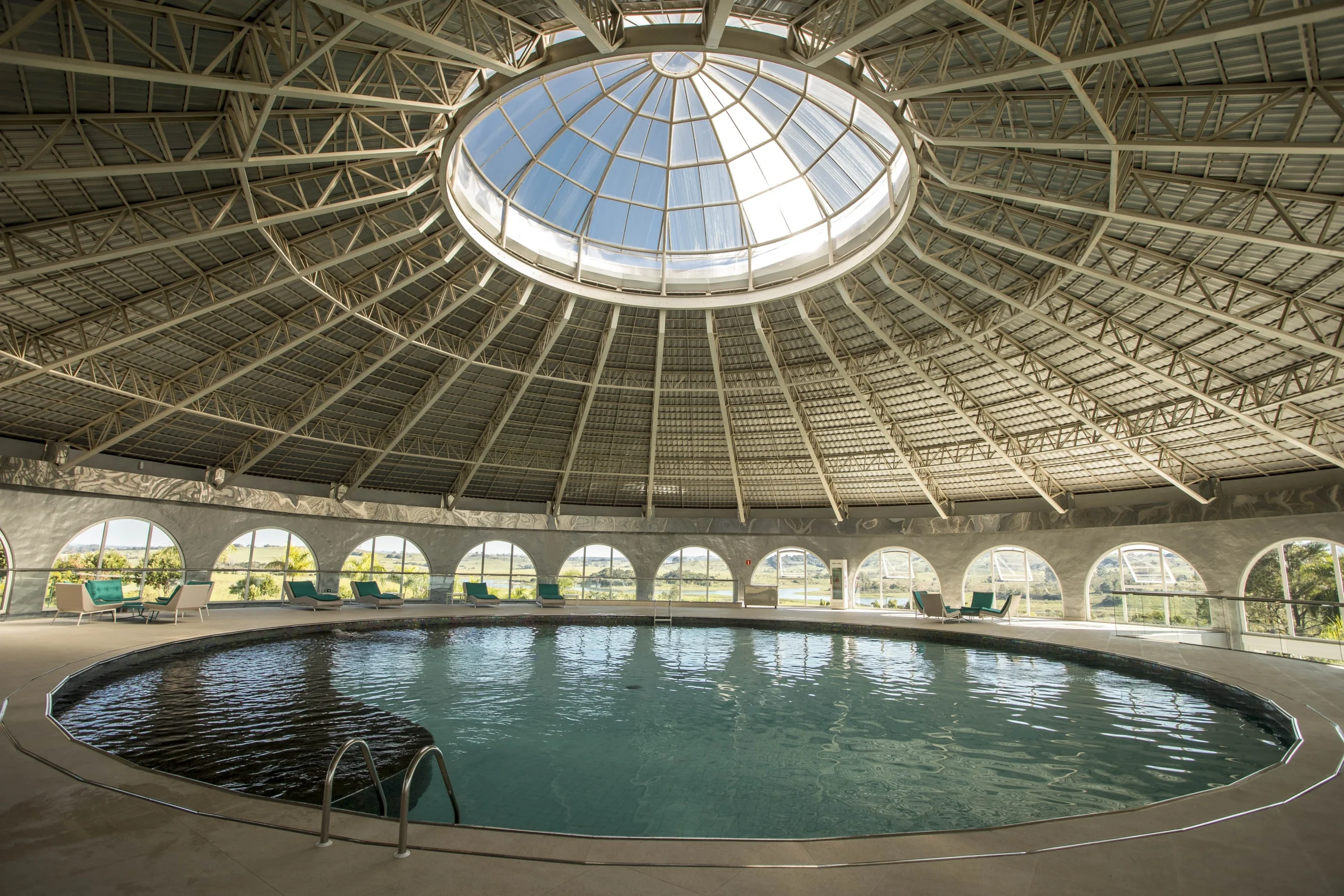 Páscoa no Paraná com natureza, spa e caça aos ovos