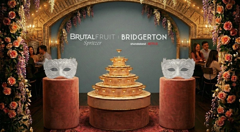 Bridgerton chega a SP com figurinos originais e bar temático