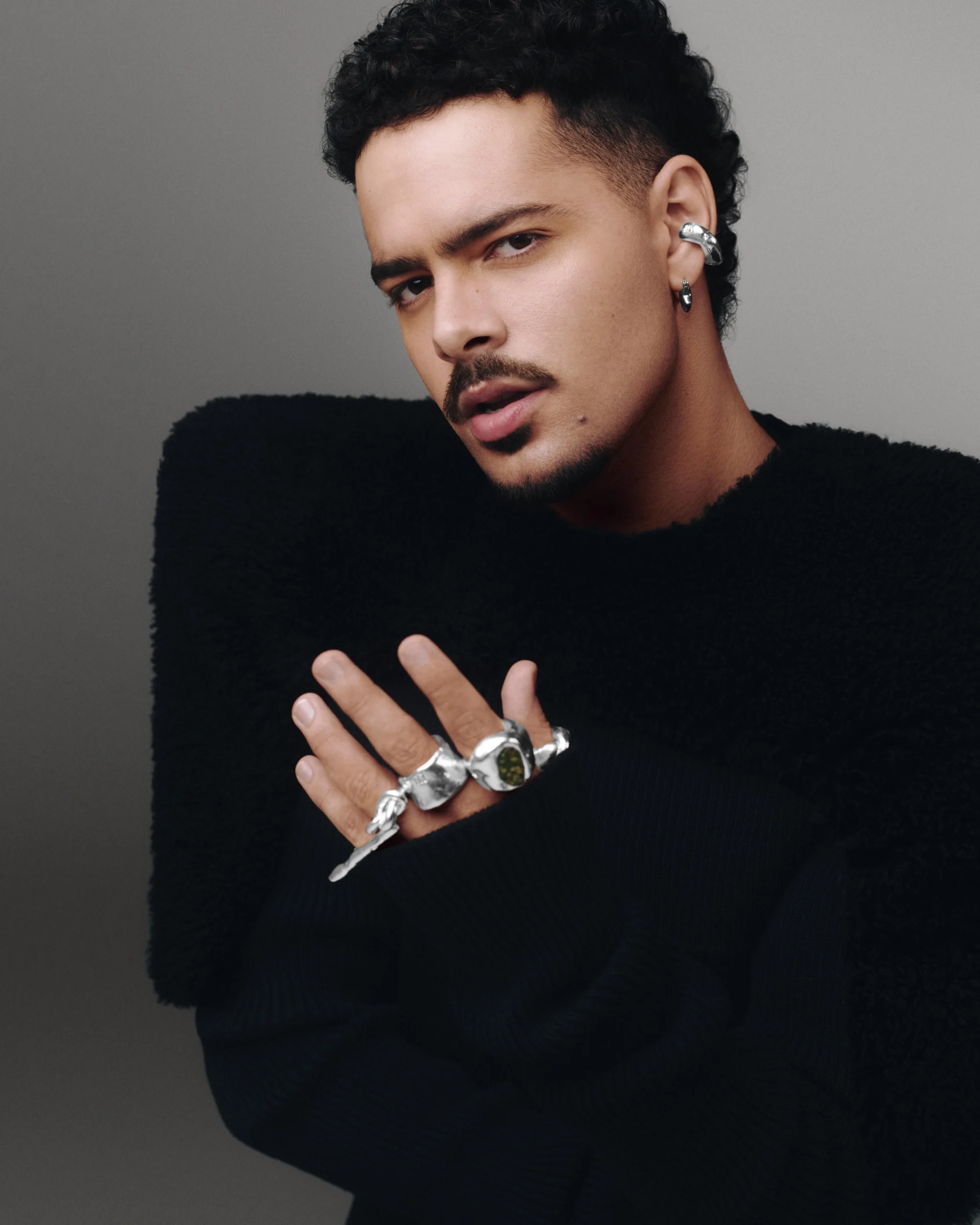 Pedro Sampaio leva o caos brasileiro para 9 países