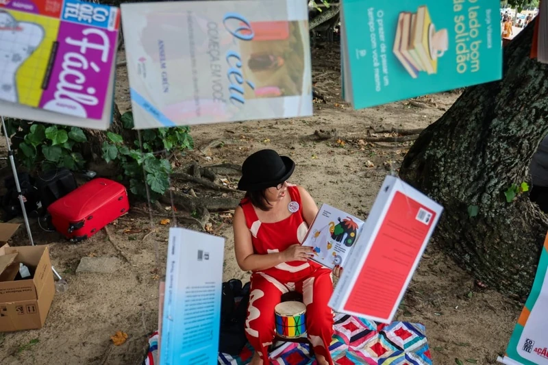 Leituraço no Caribrejo leva literatura viva à praia