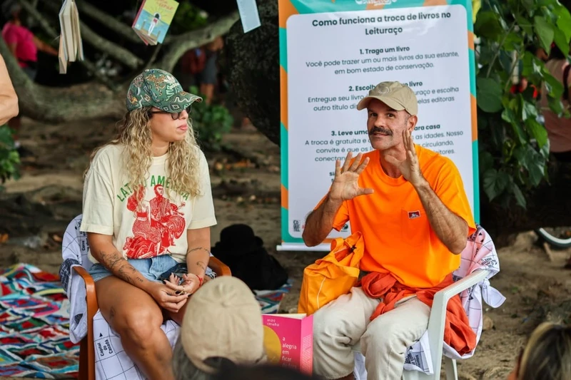 Leituraço no Caribrejo leva literatura viva à praia