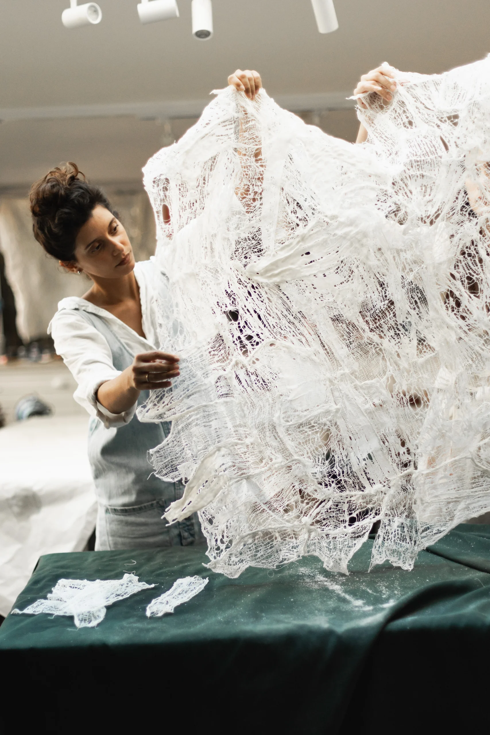 Irmãs Gelli estreiam individual em SP com meia tonelada de cera 3 Irmãs Gelli estreiam individual em SP com meia tonelada de cera