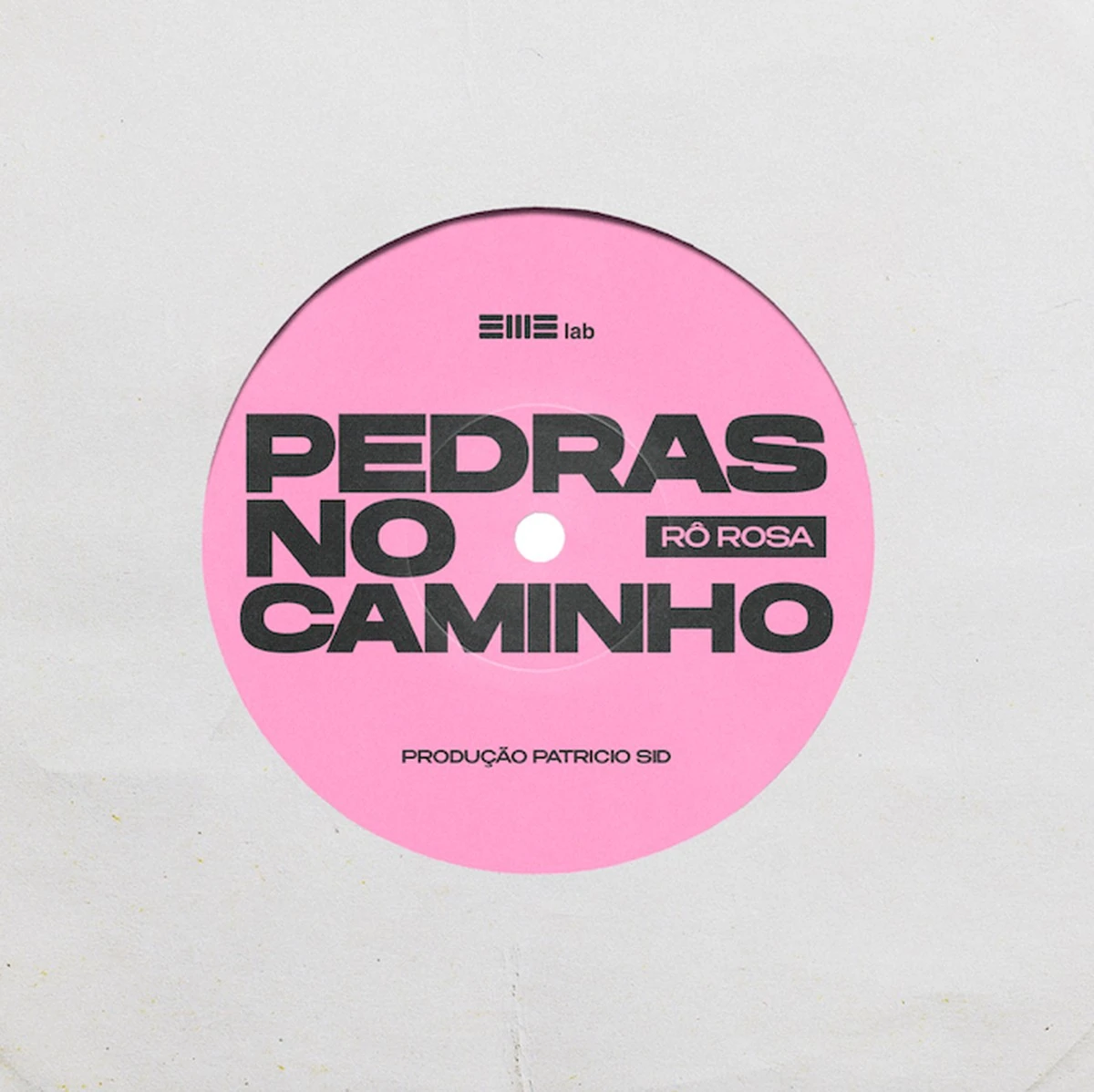 Rô Rosa unveils “Pedras no Caminho” and embraces artistic maturity