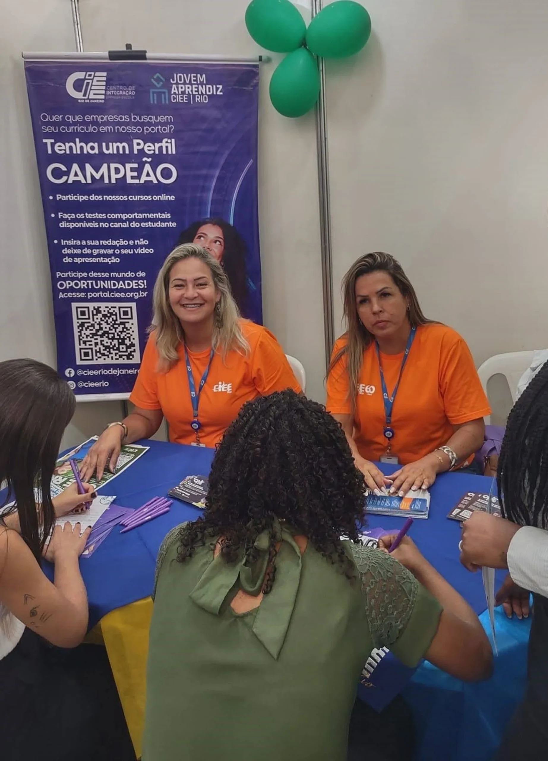 Mutirão CIEE Rio leva oportunidades ao West Shopping
