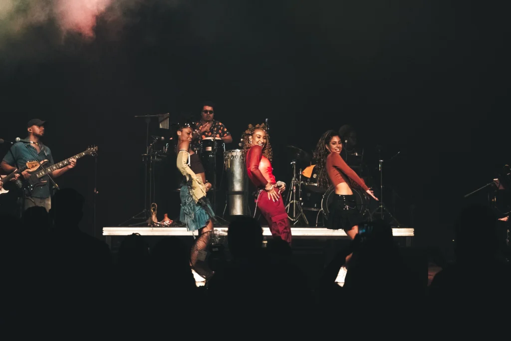 Aryelle leva show premiado INTEIRA TOUR a Duque de Caxias