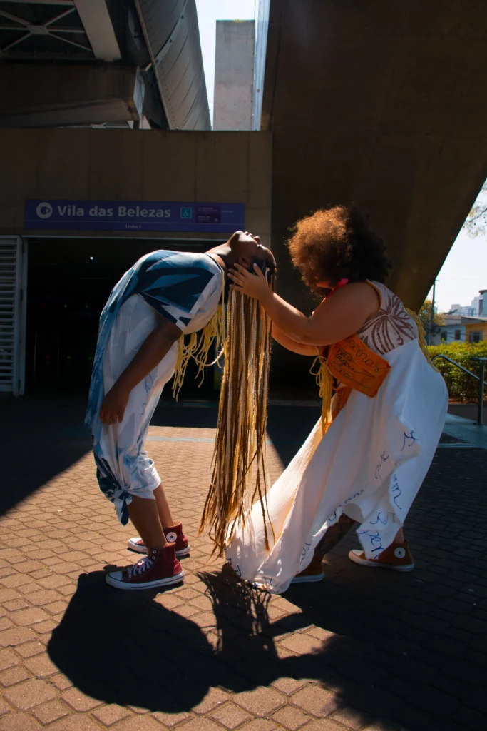 Zona Agbara ocupa Theatro com afeto e resistência