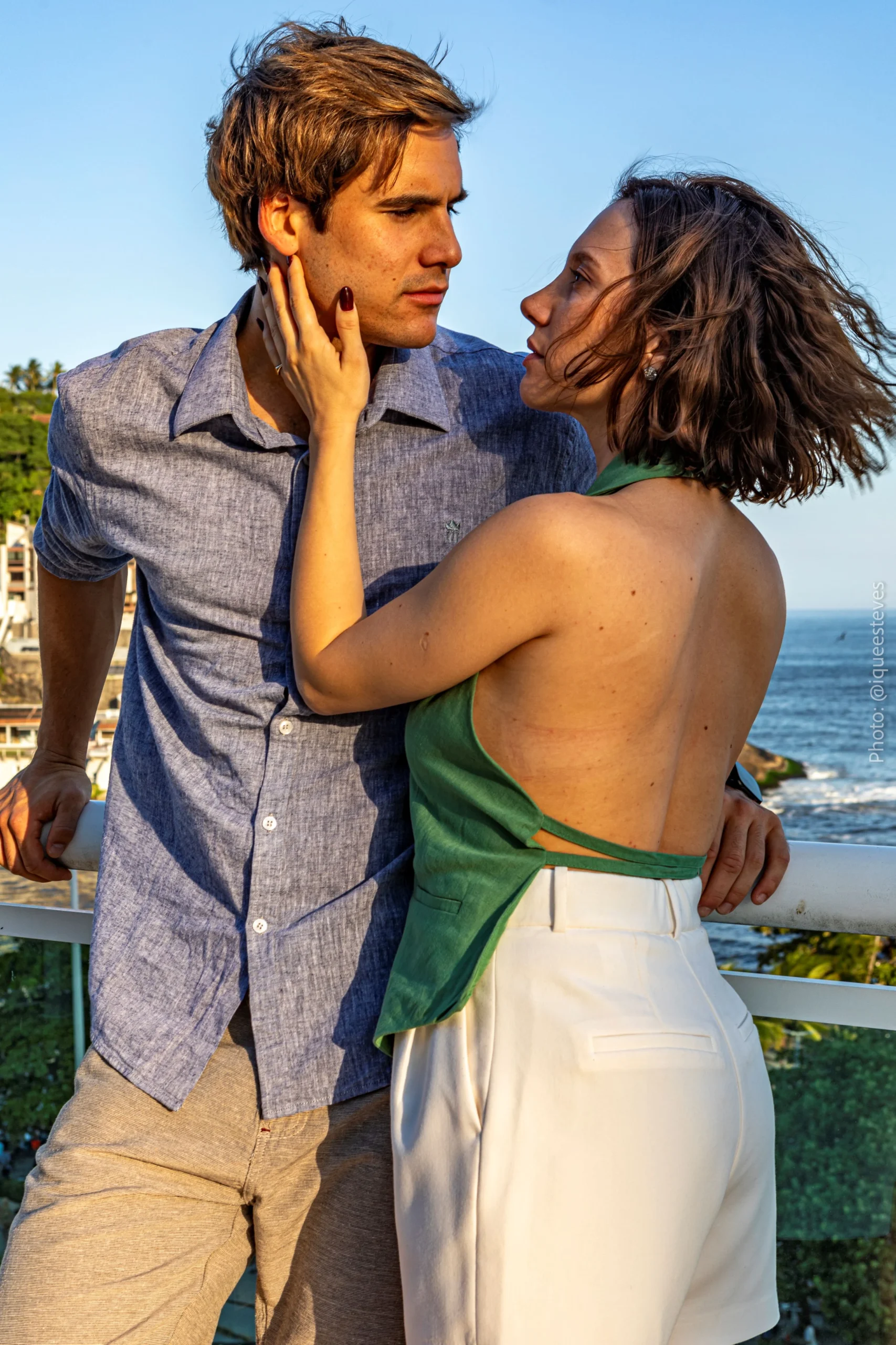 Nicolas Prattes vive dilema espiritual em O Advogado de Deus