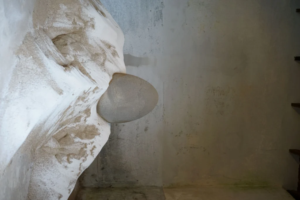 Paisagem como corpo vivo em mostra de Thiago Rocha Pitta