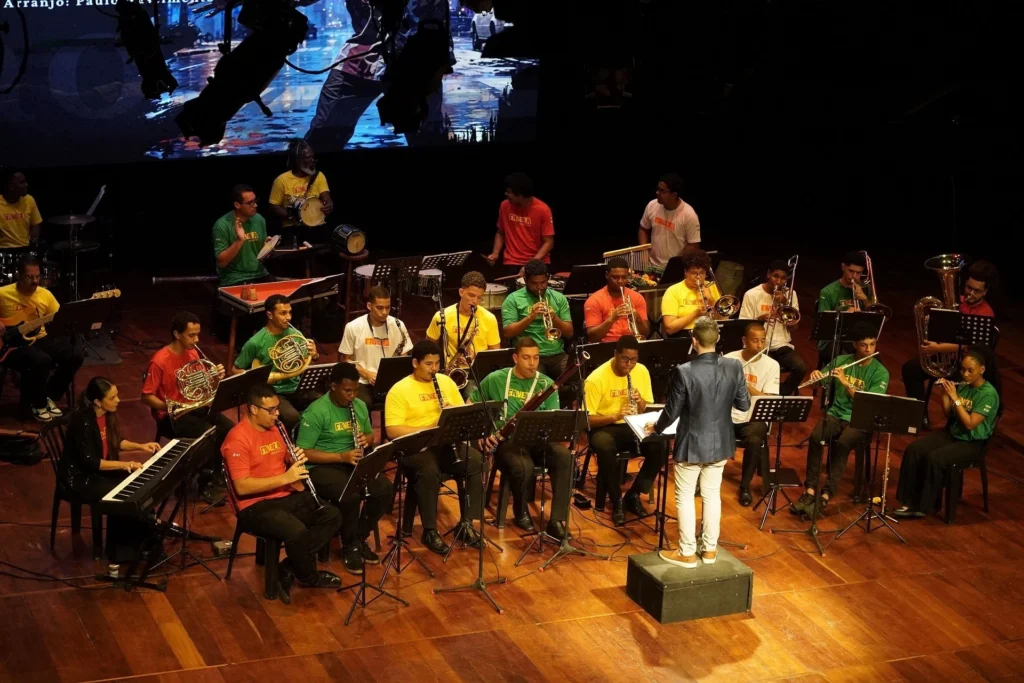 Favela Orquestra transforma o Carnaval em sinfonia gratuita no Rio