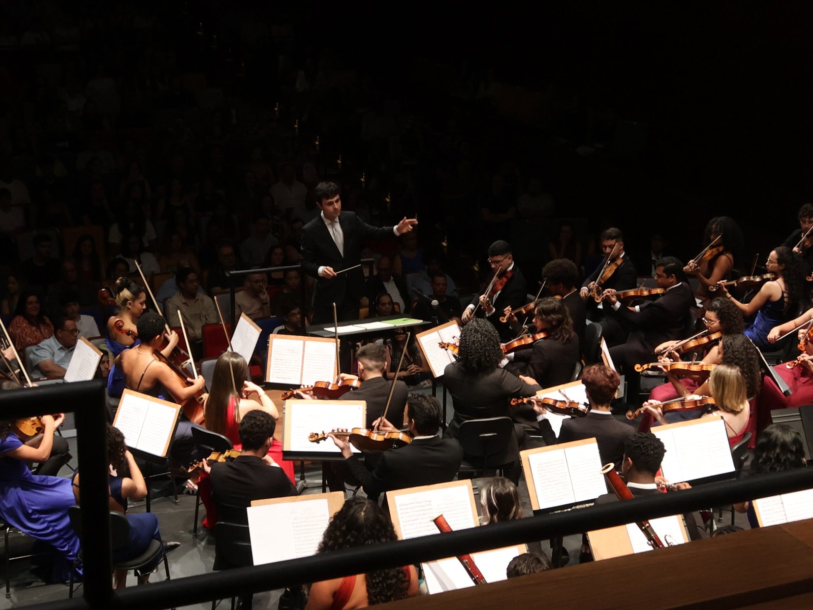 Orquestra Juvenil Heliópolis sobe ao palco do Teatro Baccarelli no domingo de Páscoa