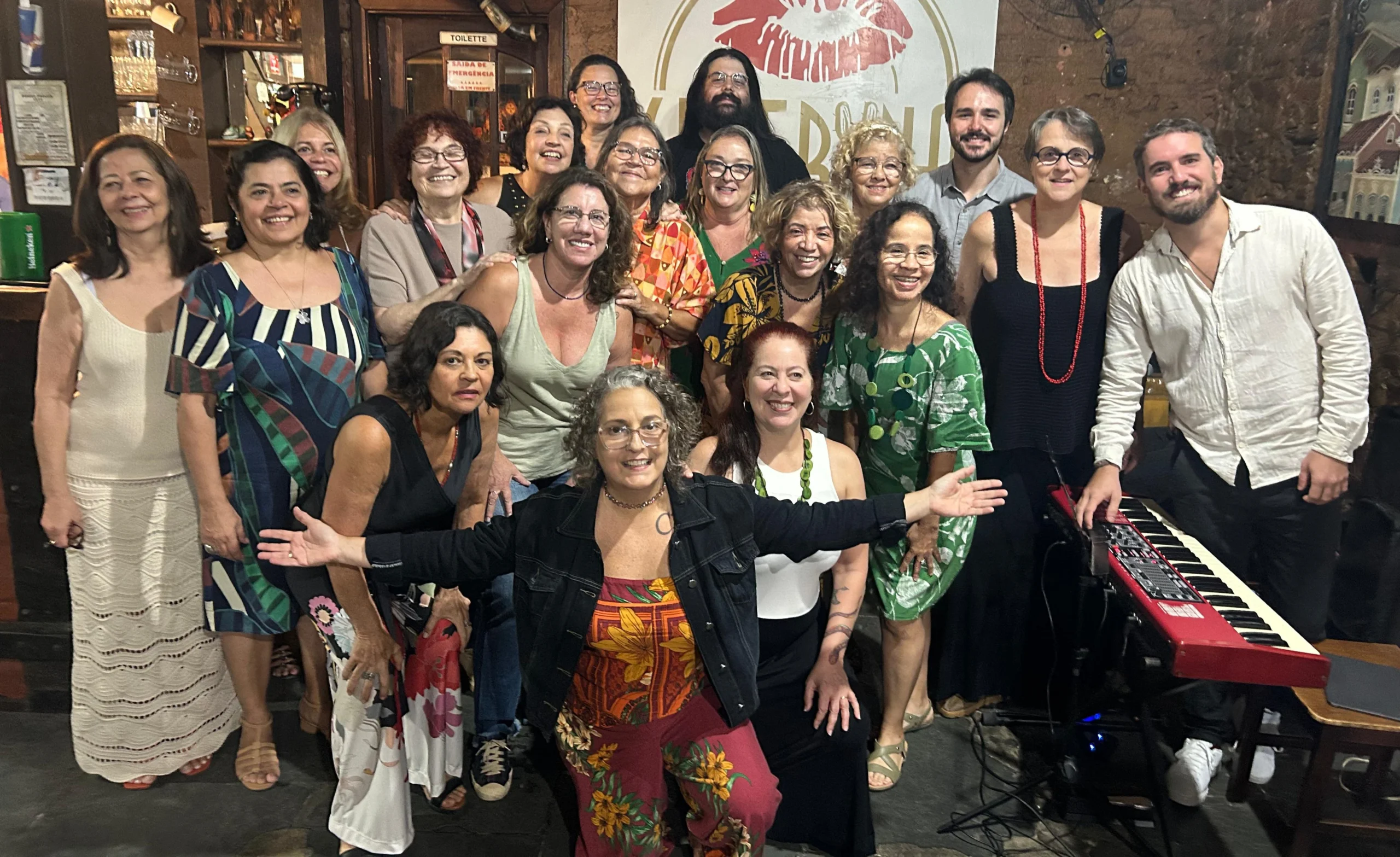 Singing workshop opens new class in Rio's Largo do Machado