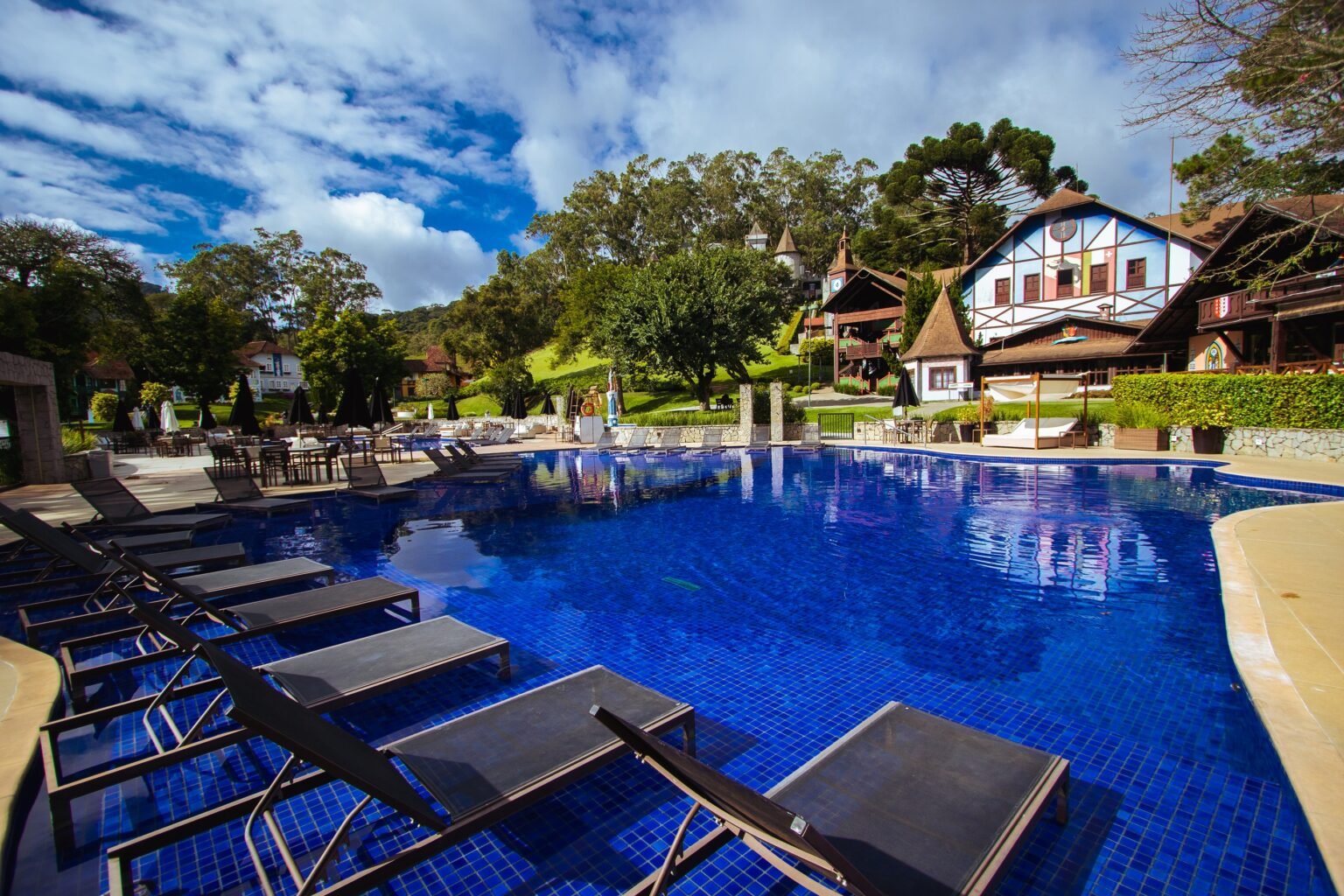 Le Canton piscina