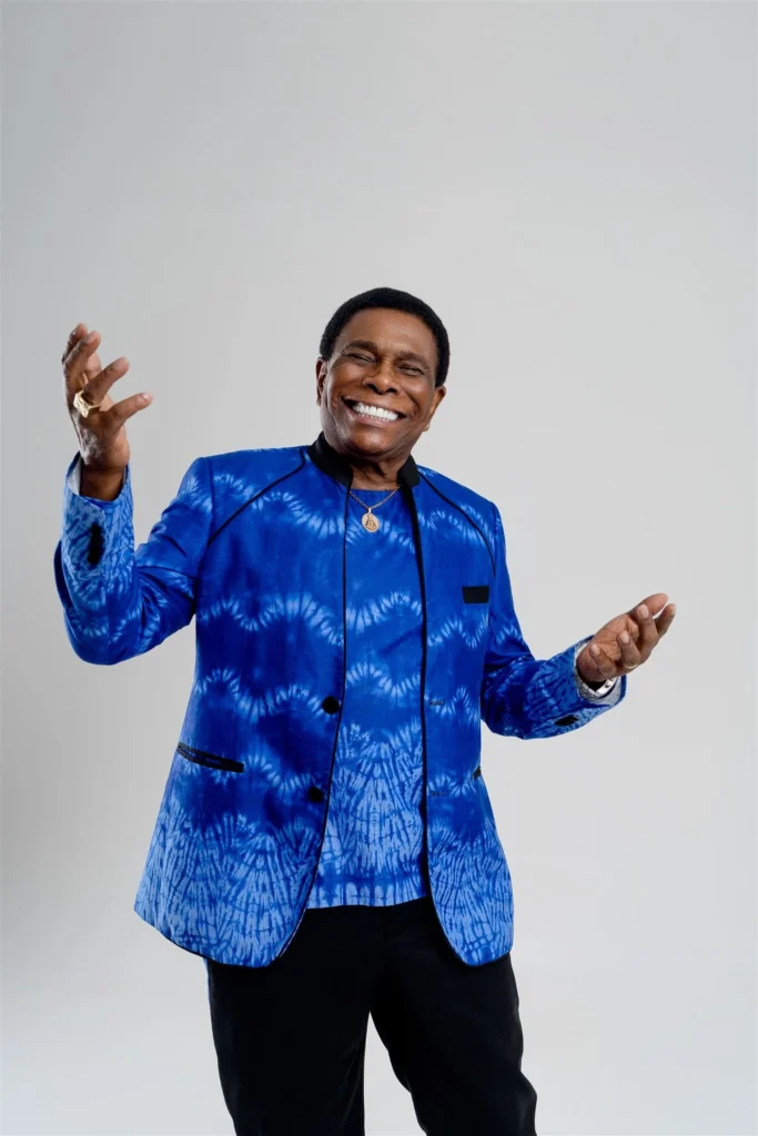 Neguinho da Beija-Flor revive “Deixa Eu Te Amar” com nova emoção Neguinho da Beija-Flor revive “Deixa Eu Te Amar” com nova emoção