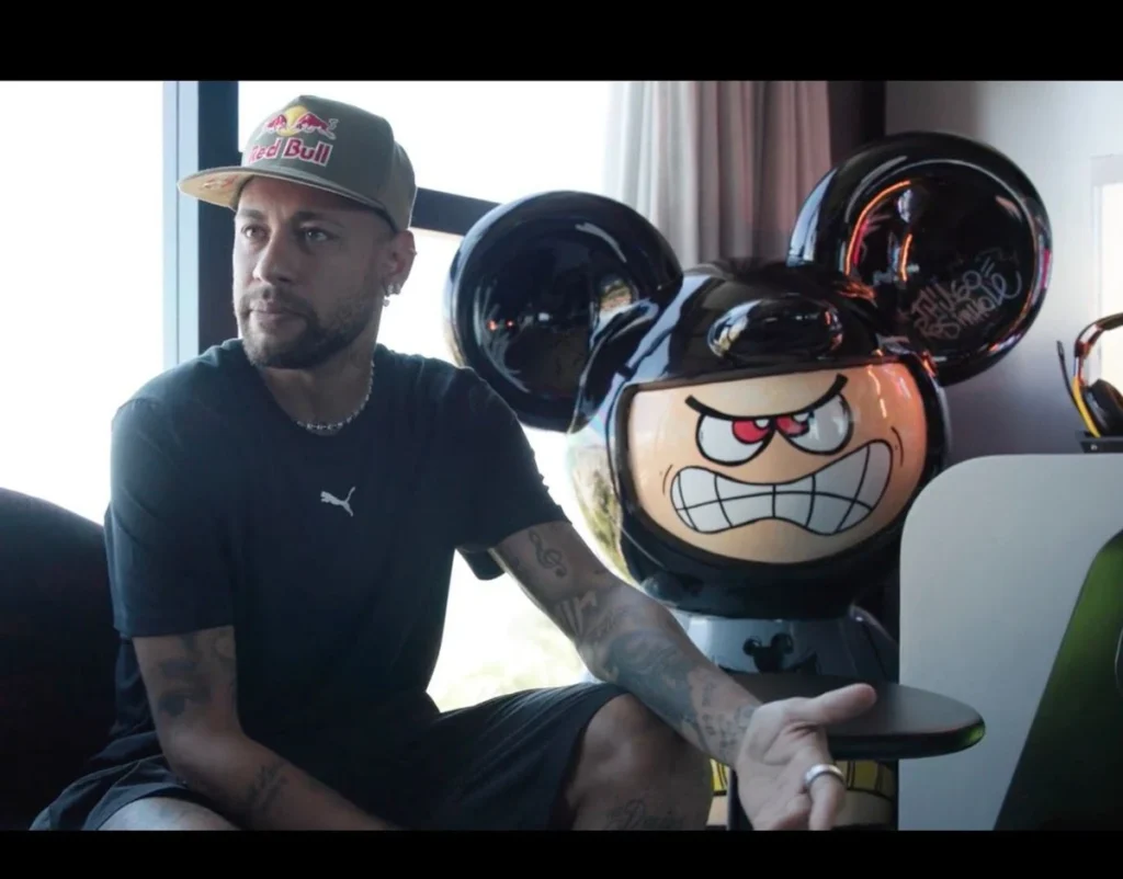 Neymar exibe escultura rara de Thiago Rosinhole em novo documentário