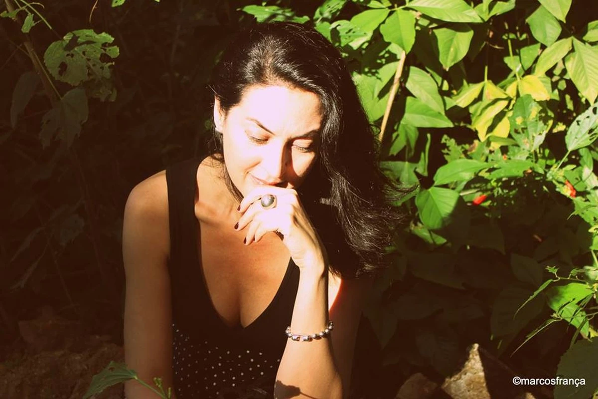 Ana Pê estreia álbum infantil com nomes da MPB e do rock