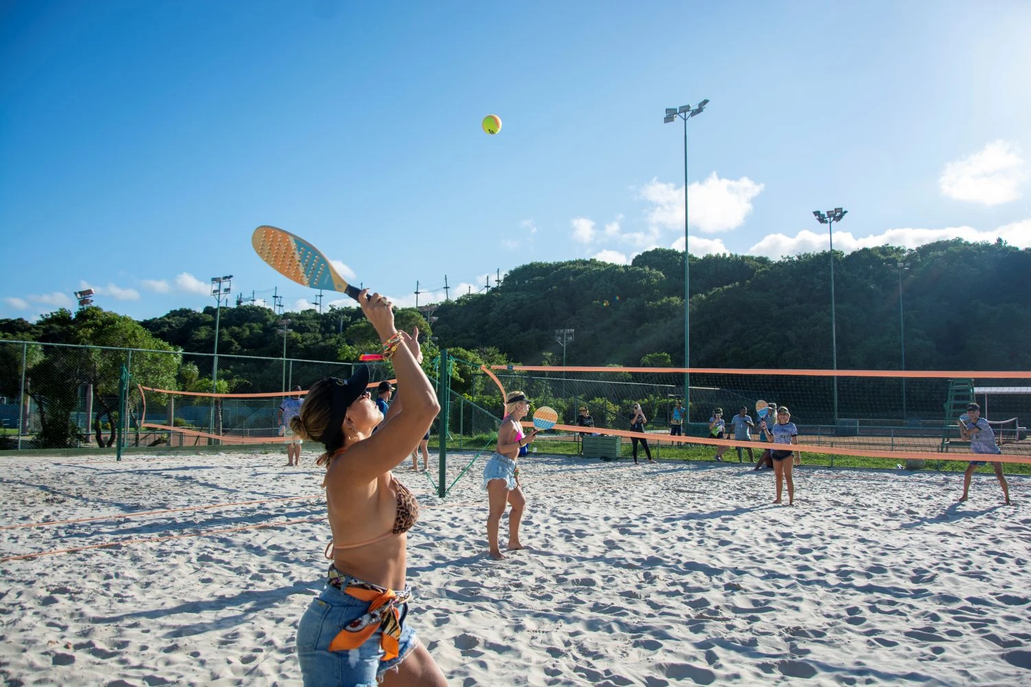 Costao do Santinho tem 4 pacotes especiais em maio