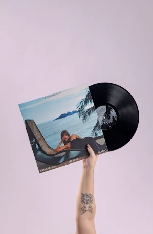 Luísa Sonza mergulha na bossa nova com Toquinho e Menescal