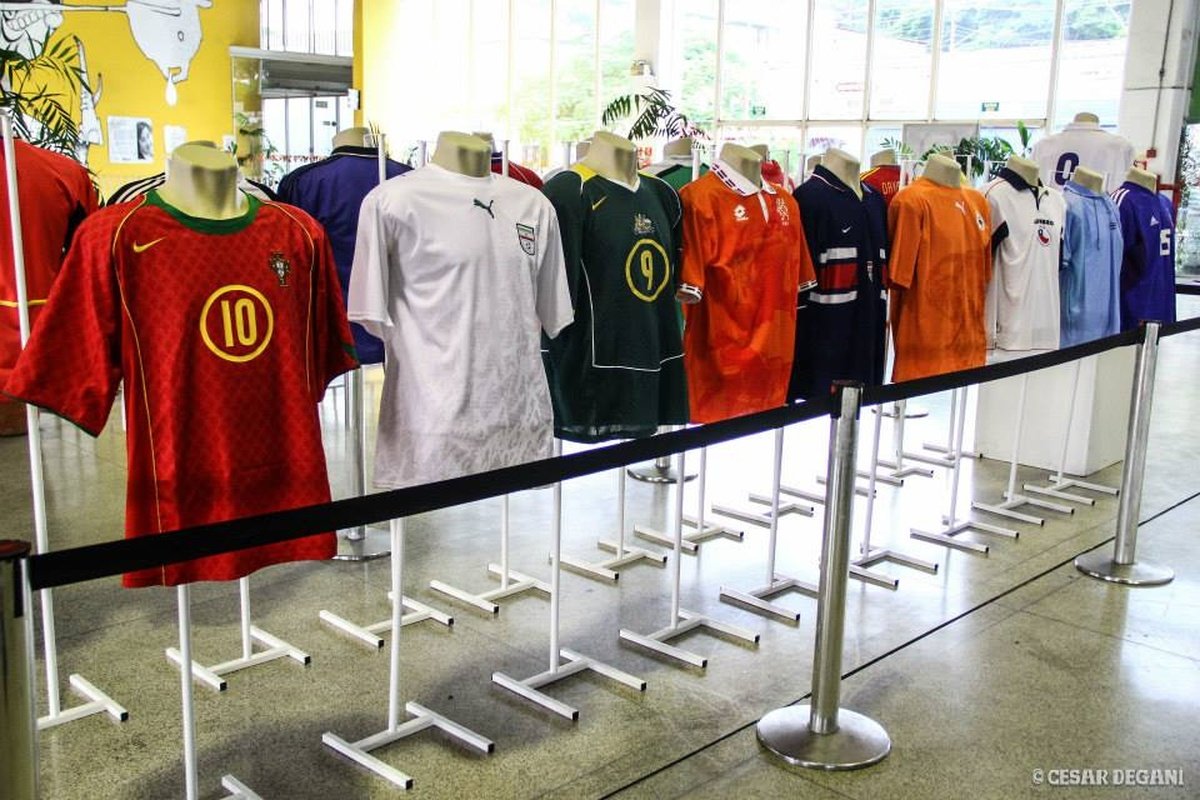 Expo gratuita reúne relíquias das Copas no Rio