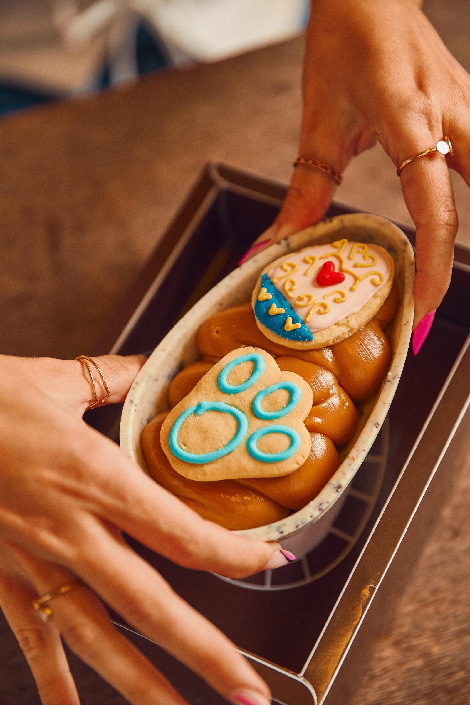 Build Your Egg: Make a Cake Teams Up With Biscoitê for Easter