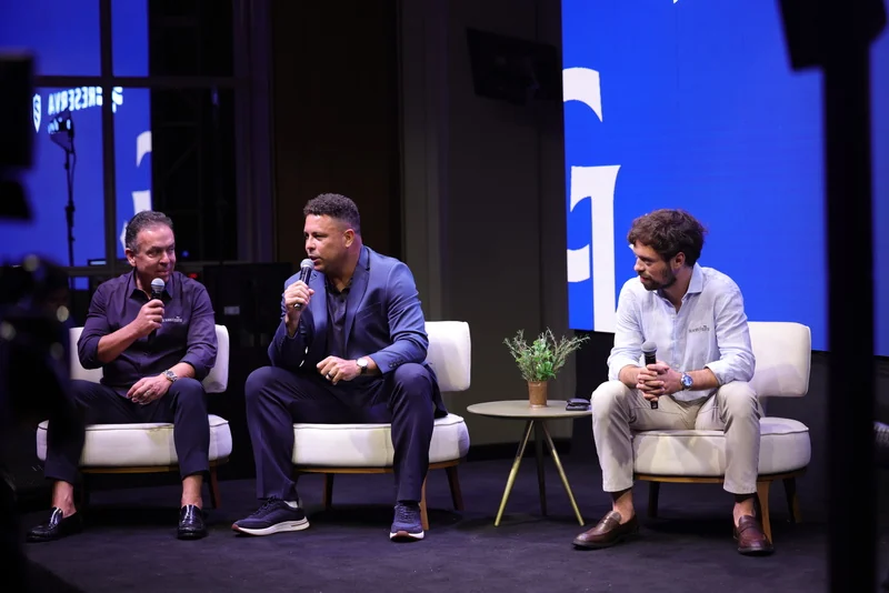 Ronaldo lanza club privado de tenis en Alphaville