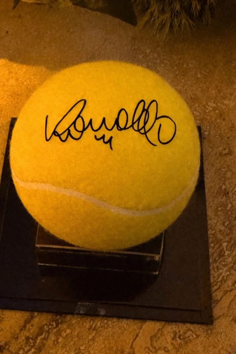 Ronaldo lanza club privado de tenis en Alphaville