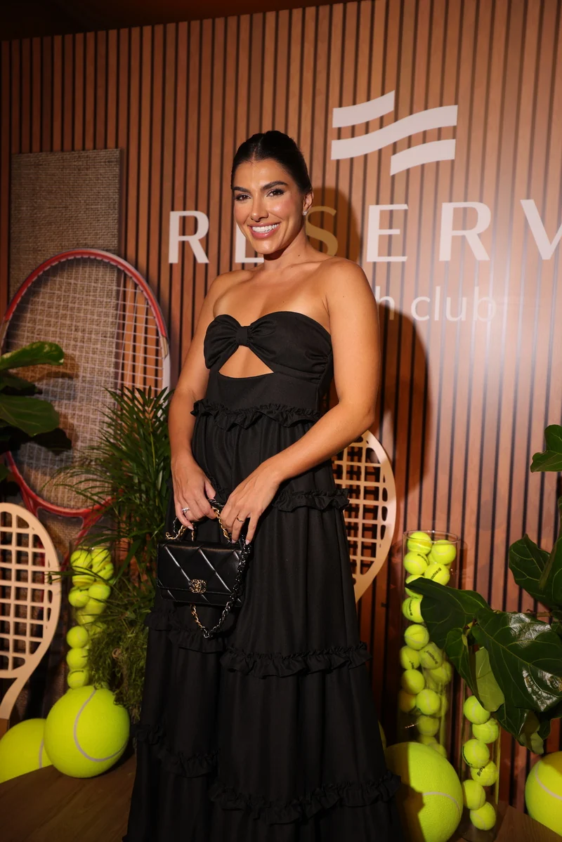 Ronaldo lanza club privado de tenis en Alphaville