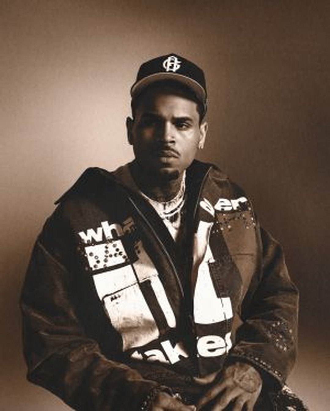 Chris Brown anuncia álbum "BROWN" para maio