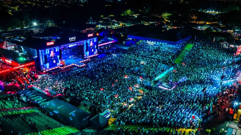 ExpoLondrina estreia com casa cheia e forró no sertanejo 1 ExpoLondrina estreia com casa cheia e forró no sertanejo