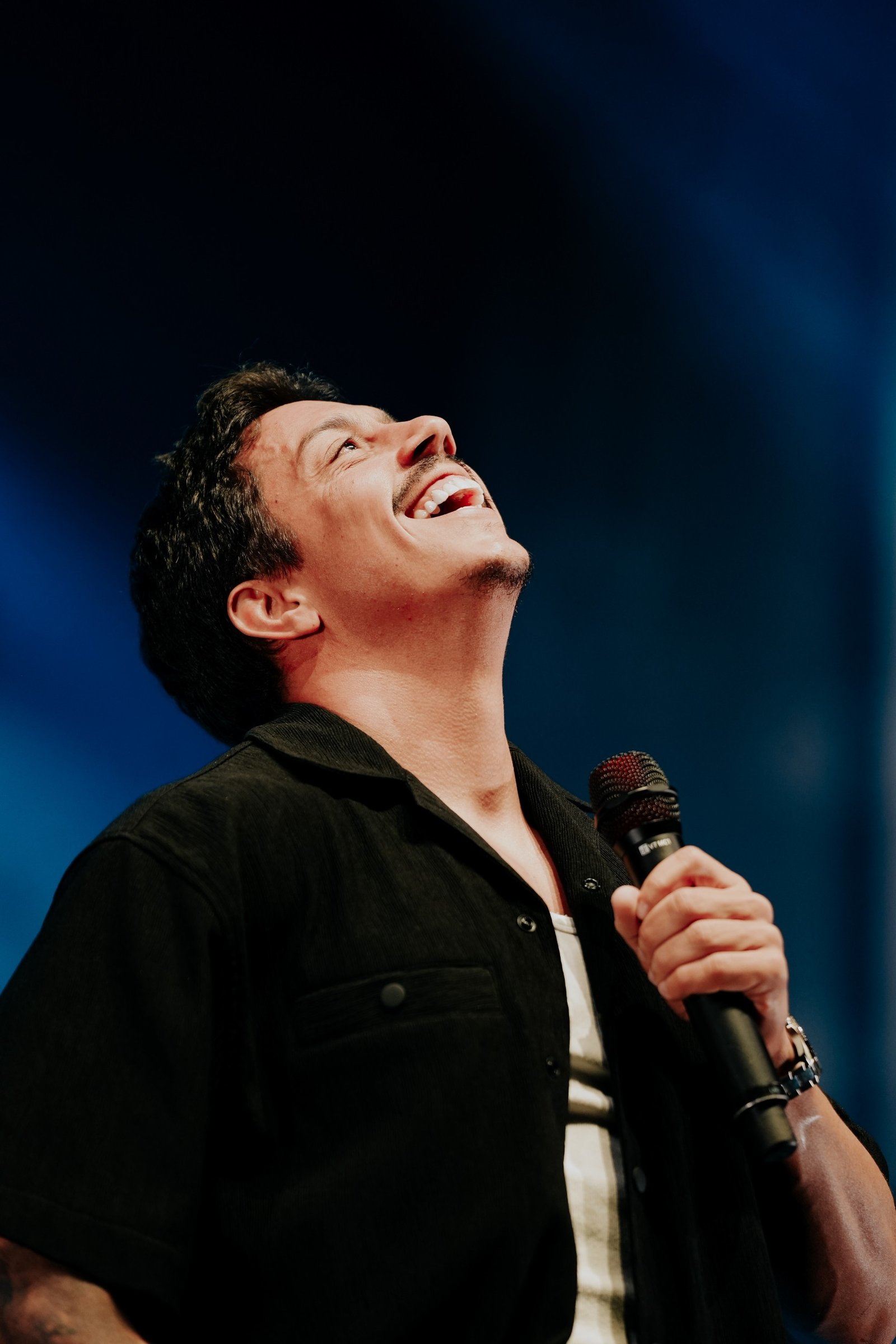 Renato Albani llega a Río con show que rompió récords de venta