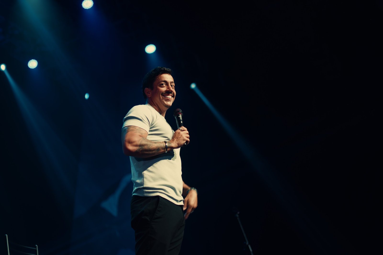 Renato Albani llega a Río con show que rompió récords de venta