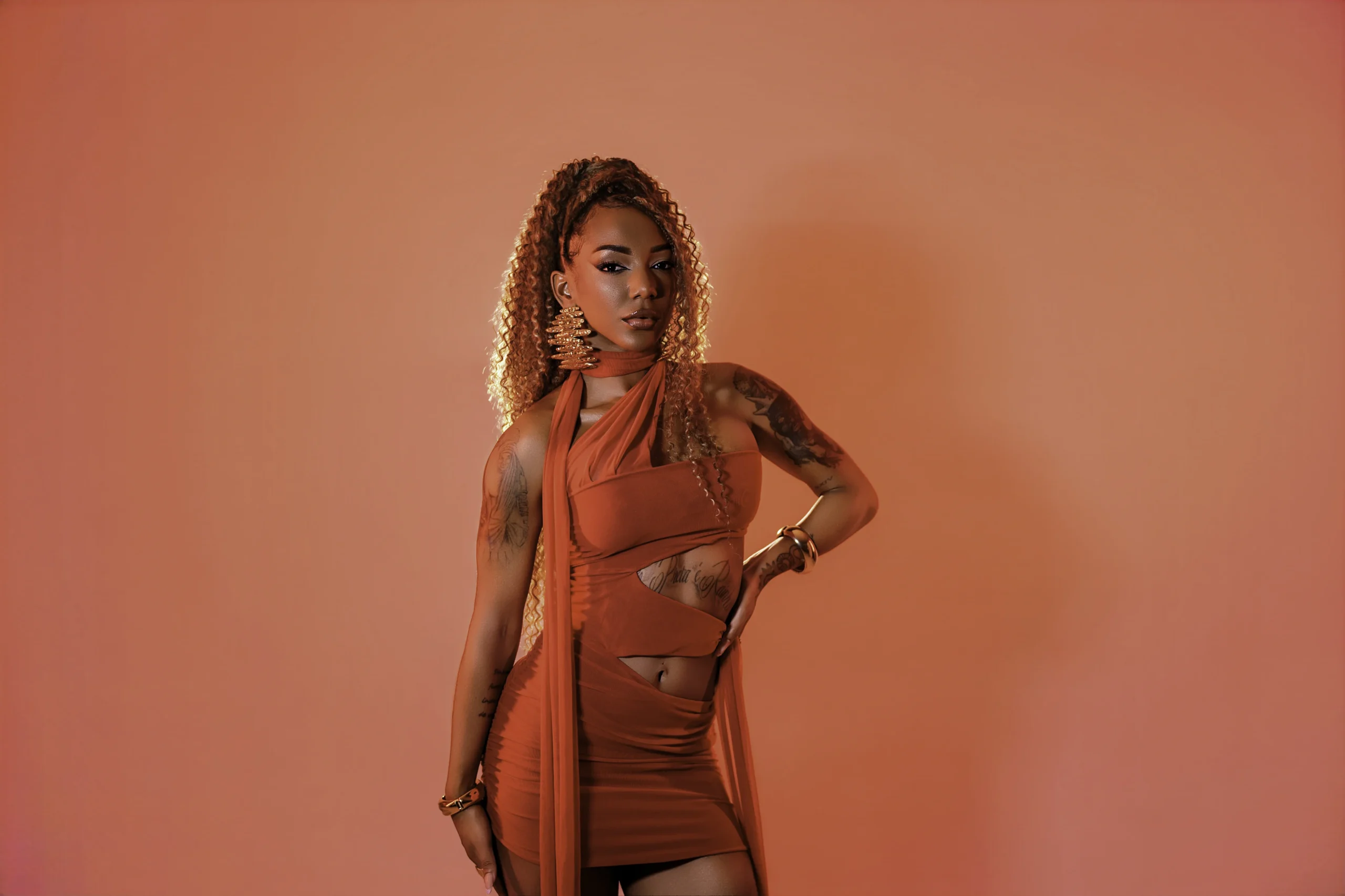 Mari Mola é a nova musa da União de Maricá em 2027