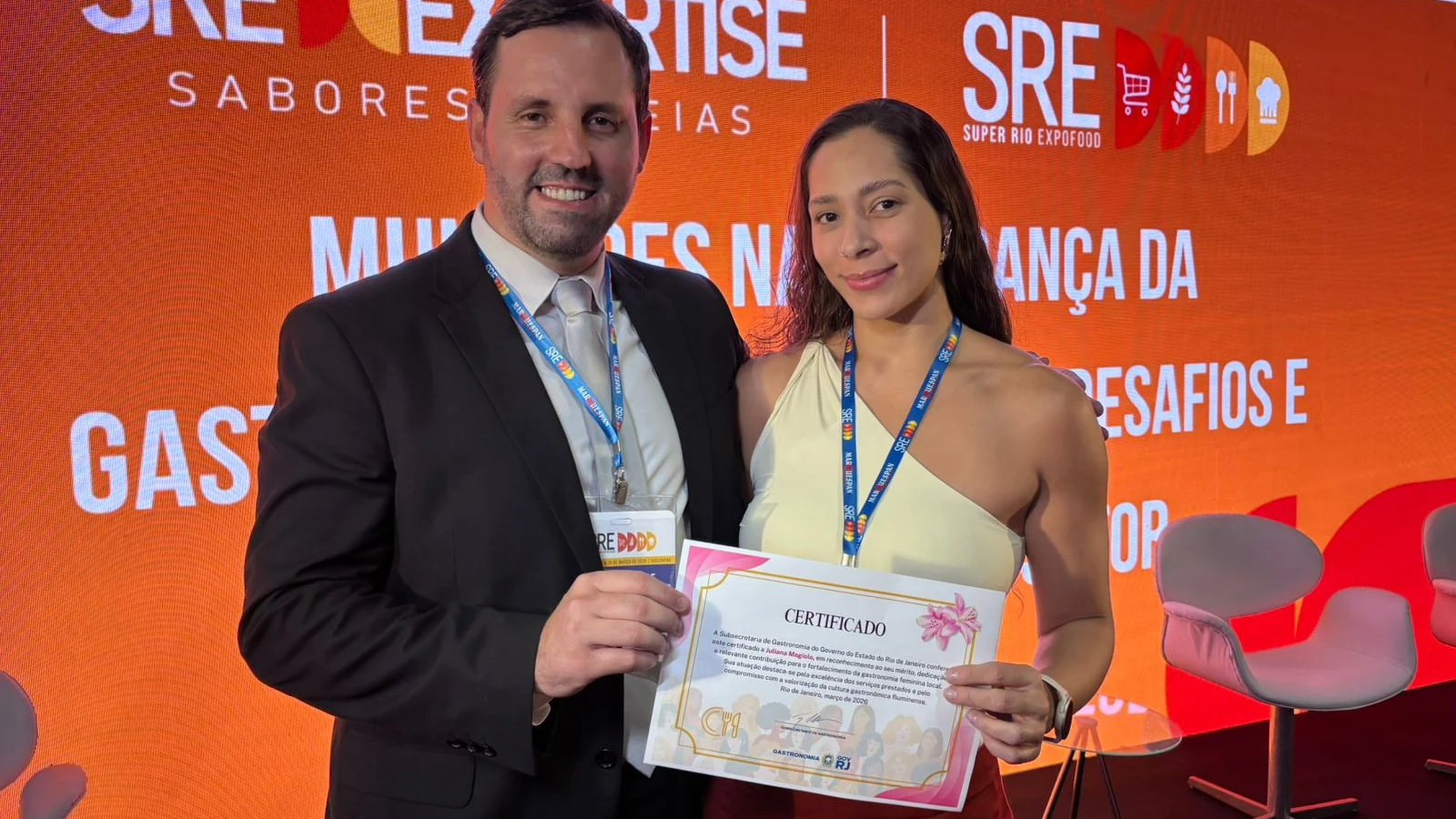 Juliana Magioli é homenageada em prêmio no Rio