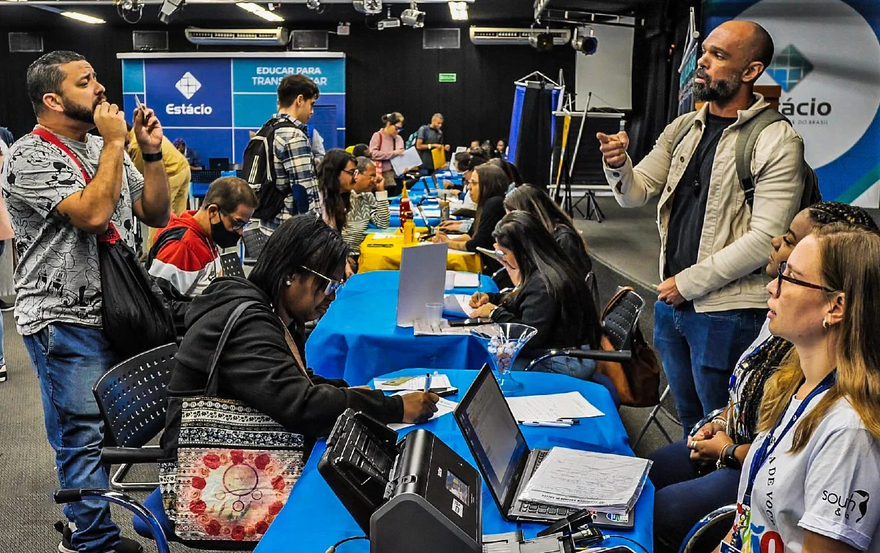 500 vagas PCD ocupam a estação Carioca nesta quinta