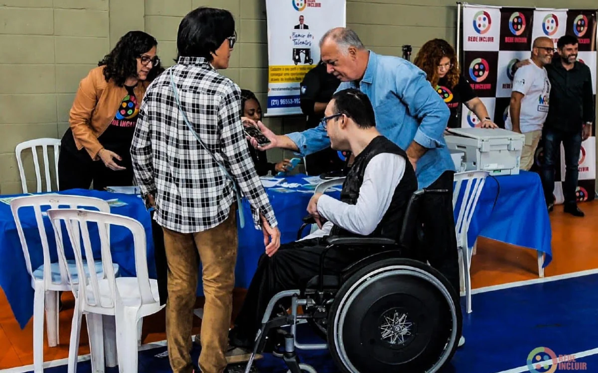 500 vagas PCD ocupam a estação Carioca nesta quinta