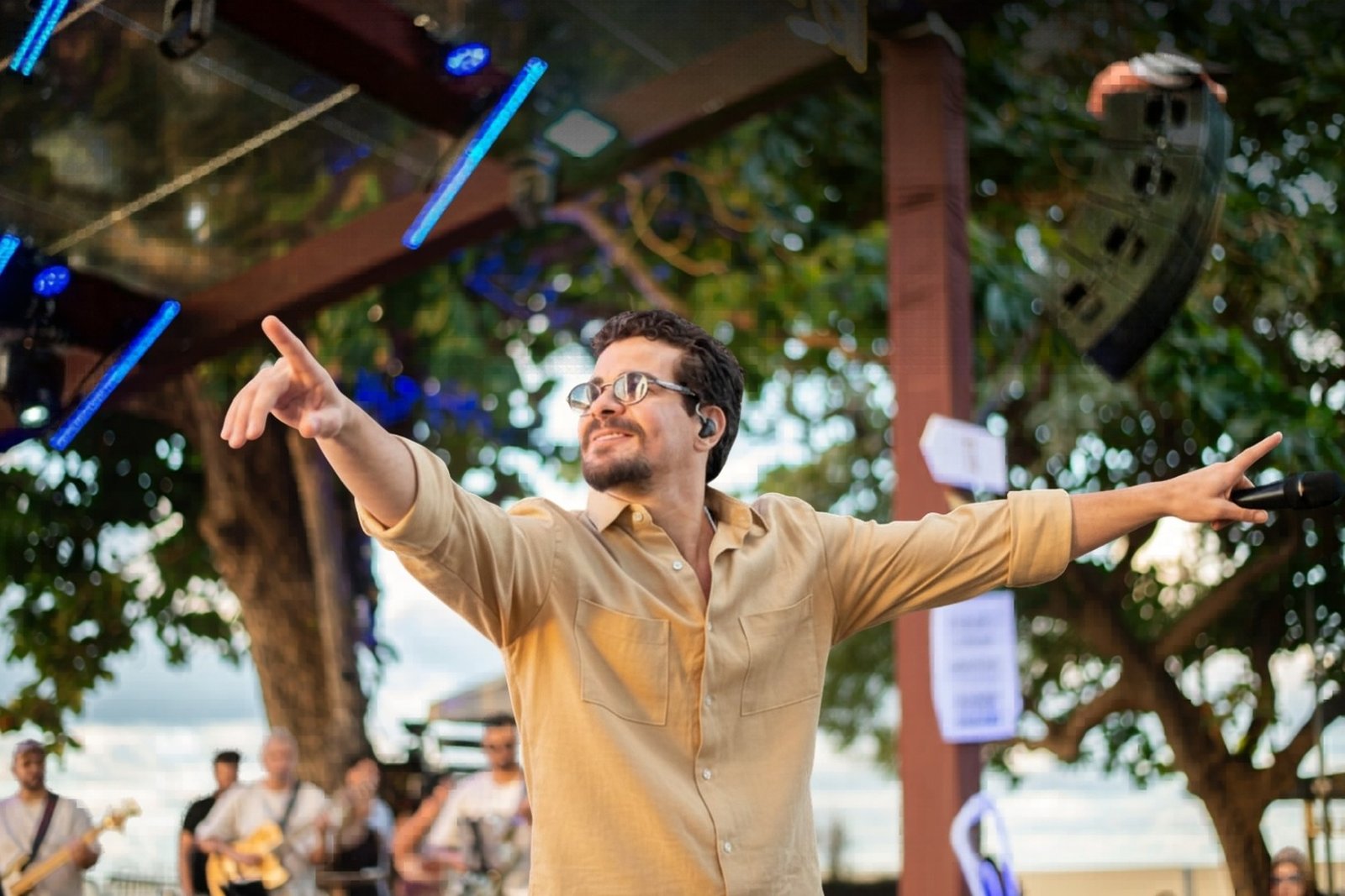 Thiago Martins lança Quintal do TG Vol. 4 com inéditas