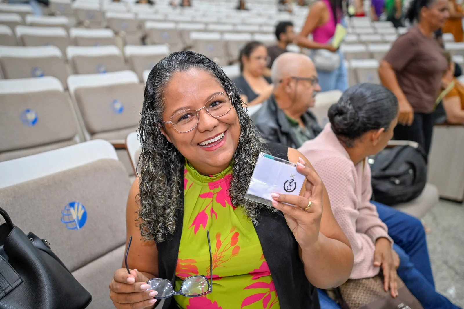 Over 800 free glasses set for Goiânia delivery