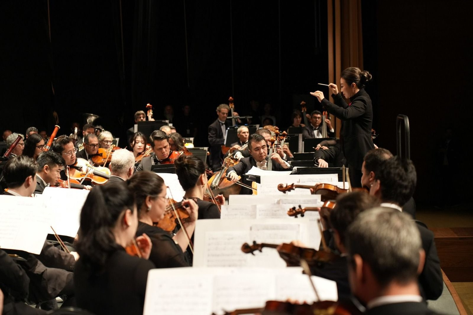 Concerto une Brasil e China e lota teatro em Brasília