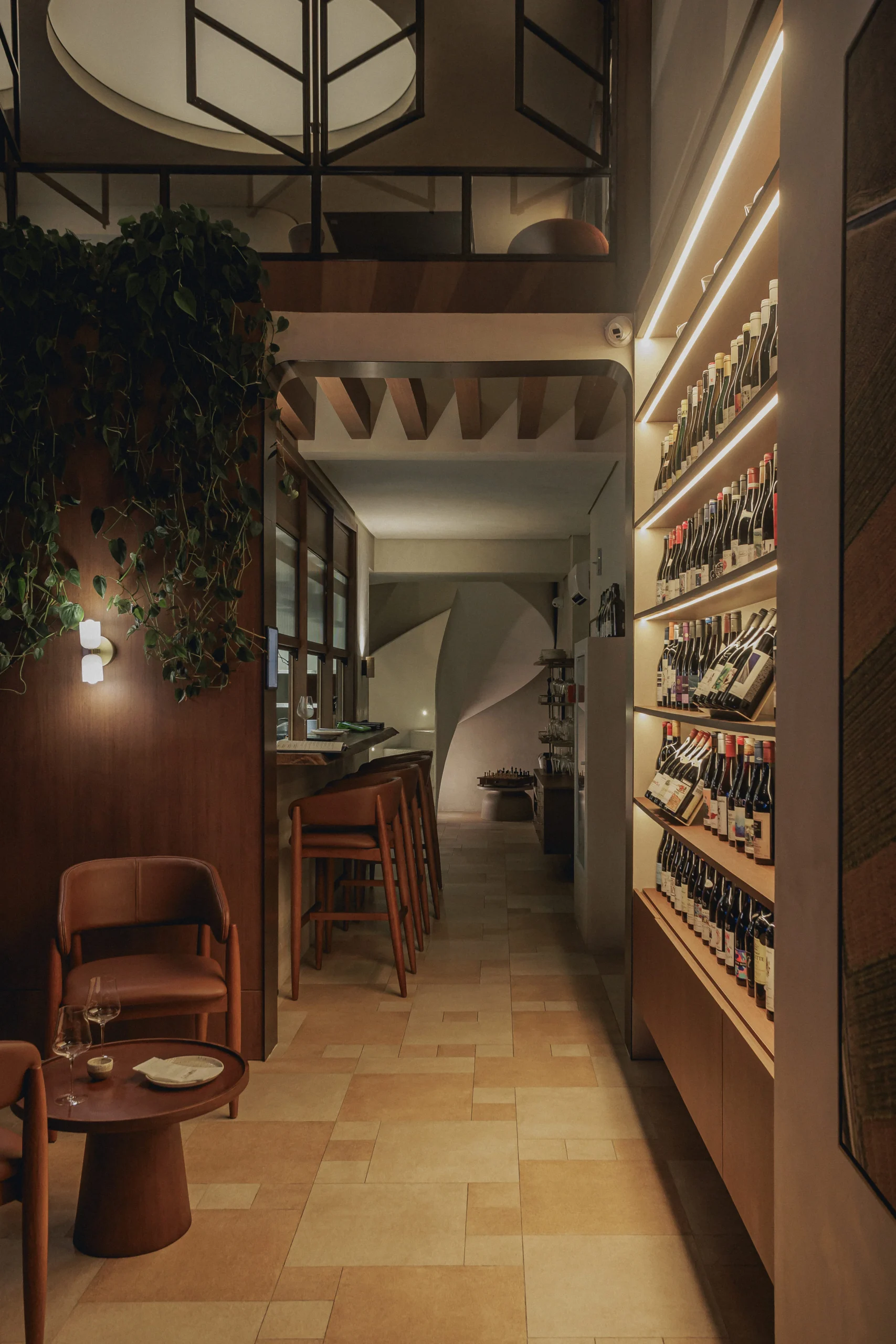 A arquitetura do wine bar catarinense que entrou no "Michelin dos vinhos"