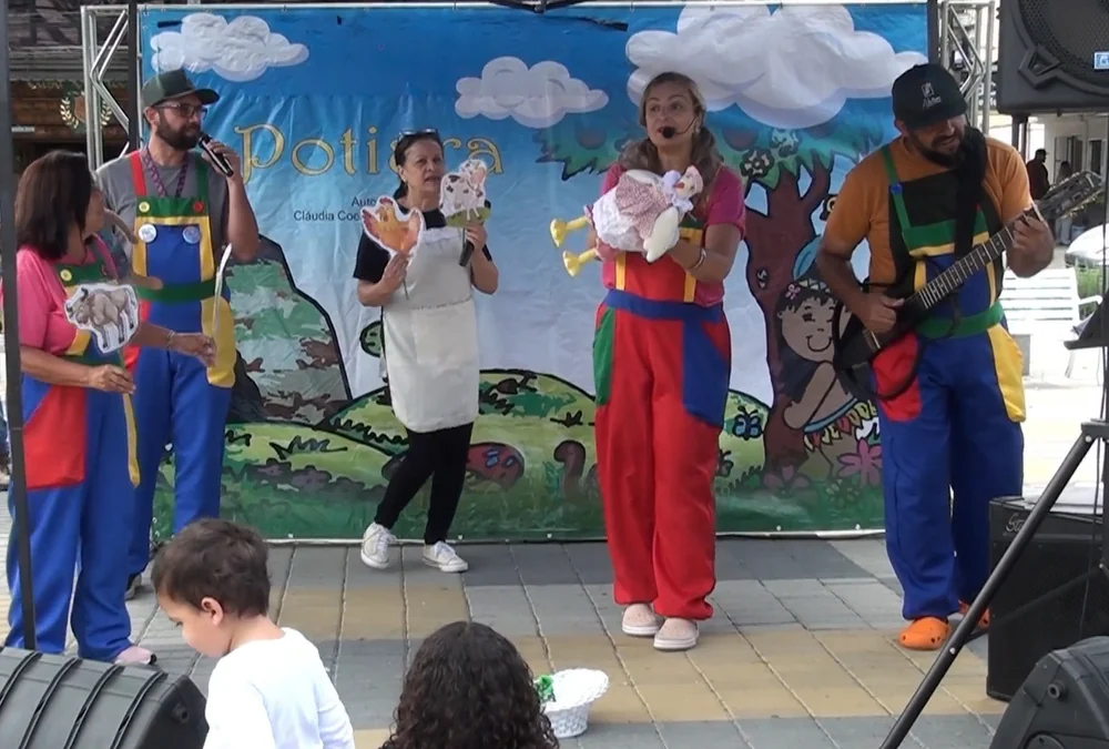 A arte que atravessa o RJ e chega a quem mais precisa