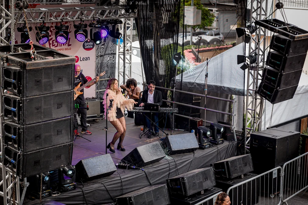 A rua vira palco no Dia do Trabalho em São Paulo