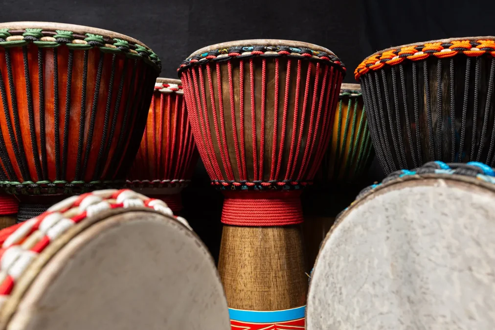 Acervo de tambores revela histórias ancestrais