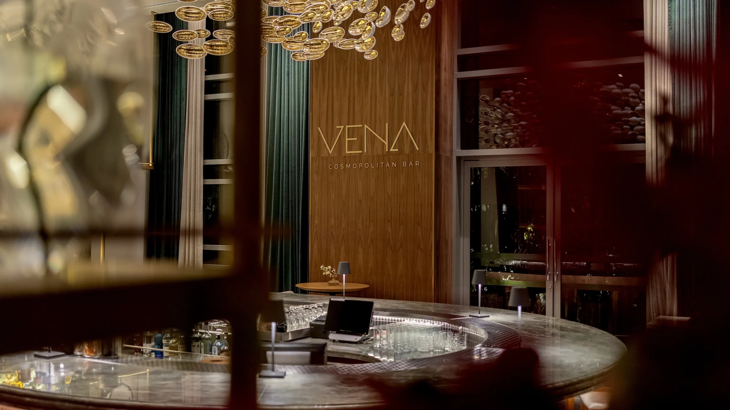 Ariel Ritz e Bar Moela assumem o Vena Bar em noite especial