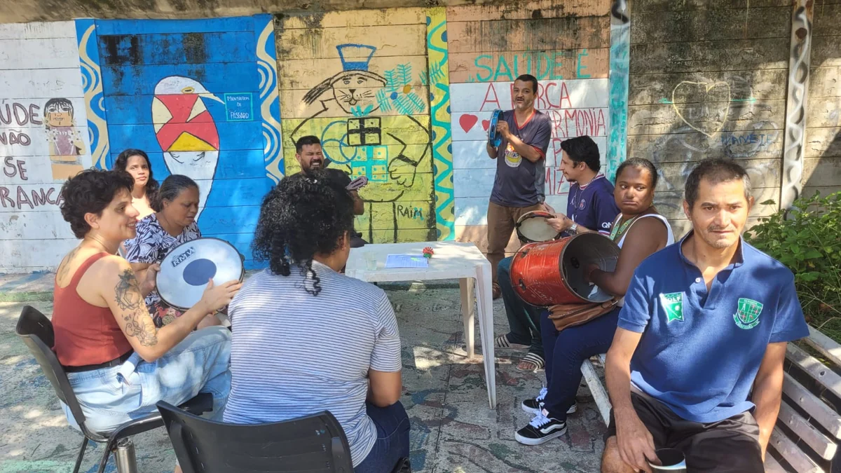 Arte nos CAPS da periferia vira livro e saraus em SP